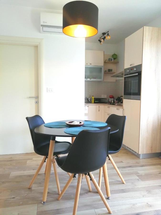 Apartment Gabi Умаг Екстер'єр фото